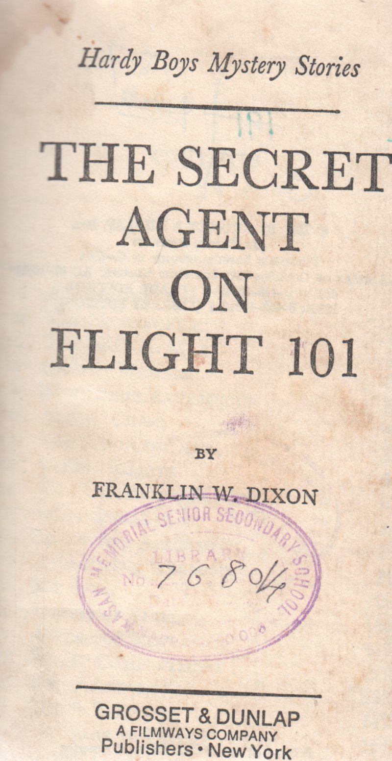 THE SECRET AGENT ON FLIGHT BY FRANKLIN.W DIXON